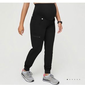 Zamora maternity jogger scrubs